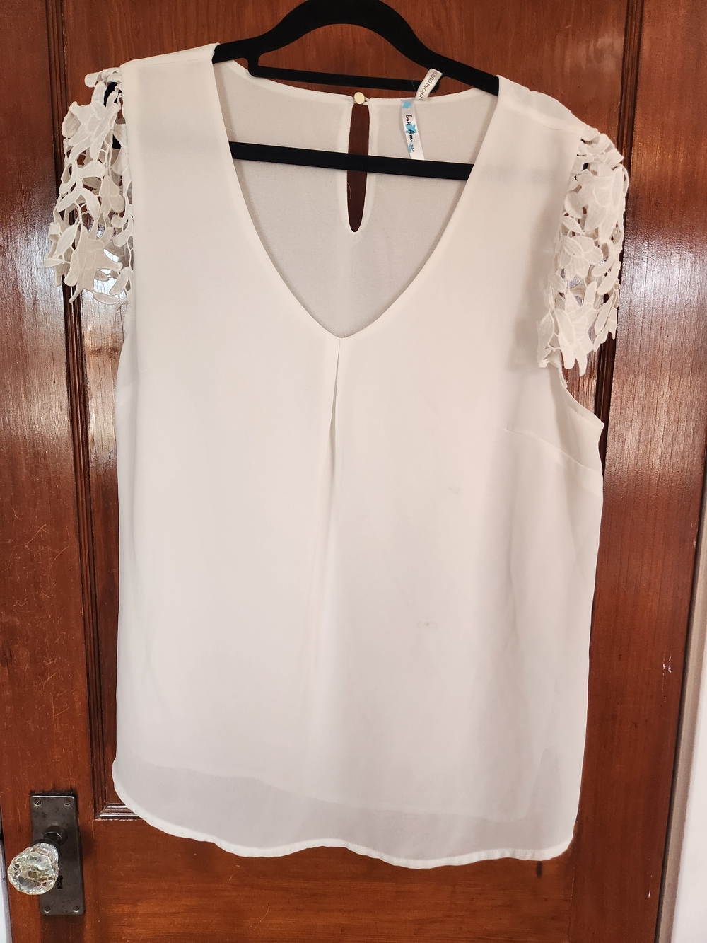 Bon Ami White V-Neck Lace Sleeve Women's Top
